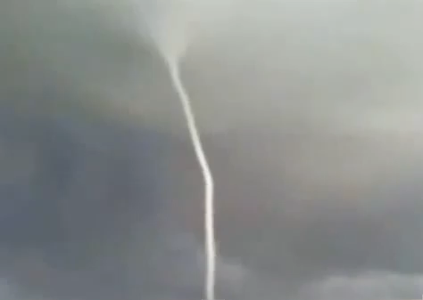 Tornado near Bandar Lengeh, Iran, 2008-11-23, courtesy YouTube.